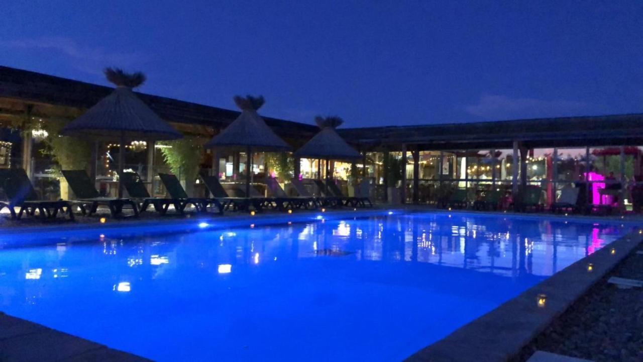 Lodges En Provence - Ecogites & Restaurant Insolites Richerenches Exteriér fotografie
